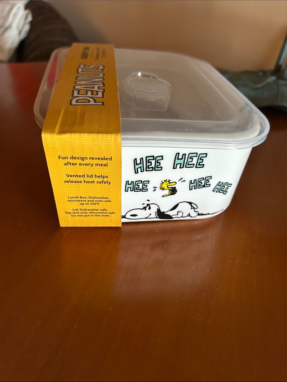 Peanuts Snack Container - Picture 4 of 8